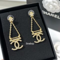 CHANEL 피어싱