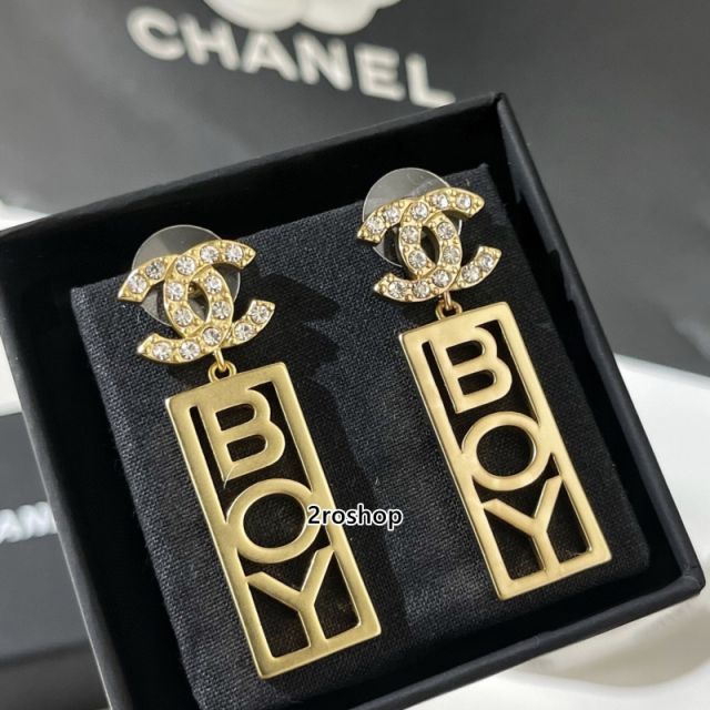 CHANEL 피어싱