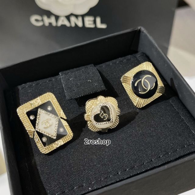 CHANEL 브로치