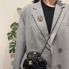 CHANEL 브로치