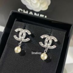 CHANEL 피어싱