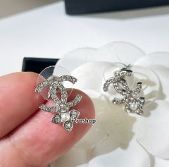 CHANEL 피어싱