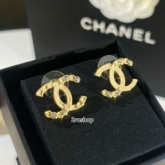 CHANEL 피어싱