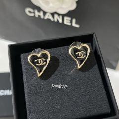 CHANEL 피어싱