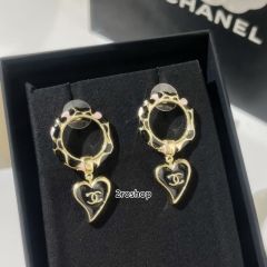 CHANEL 피어싱