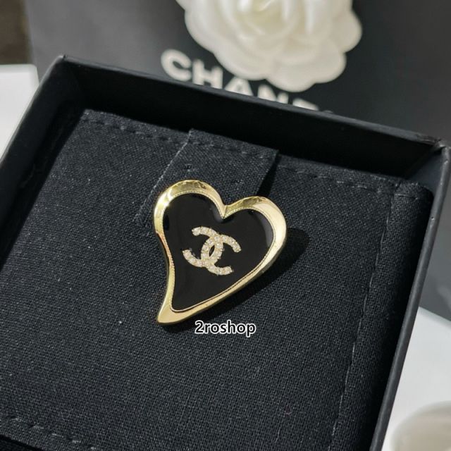 CHANEL 브로치