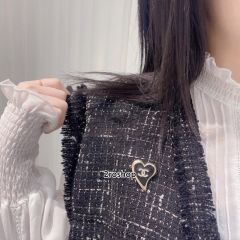 CHANEL 브로치