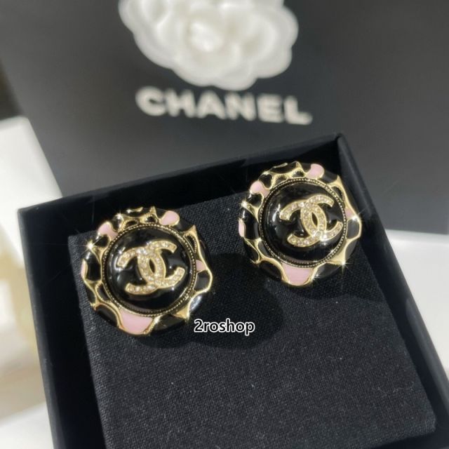 CHANEL 피어싱