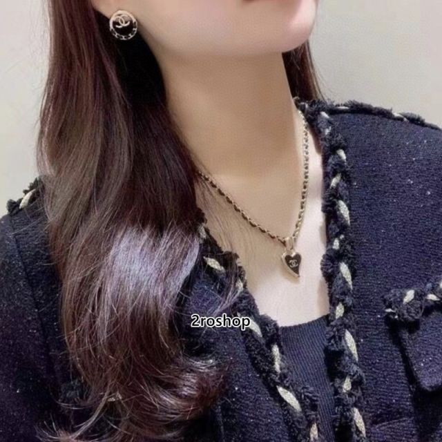 CHANEL 피어싱
