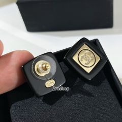 CHANEL 피어싱
