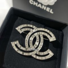 CHANEL 브로치