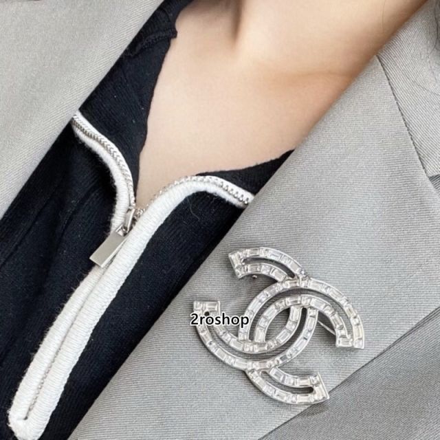 CHANEL 브로치