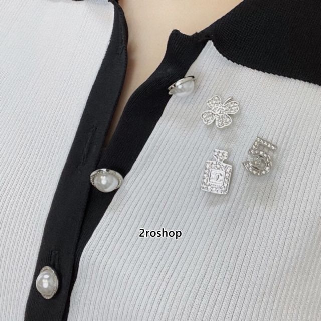 CHANEL 브로치