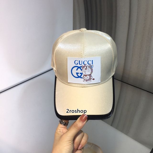 구찌도라에몽볼캡블랙