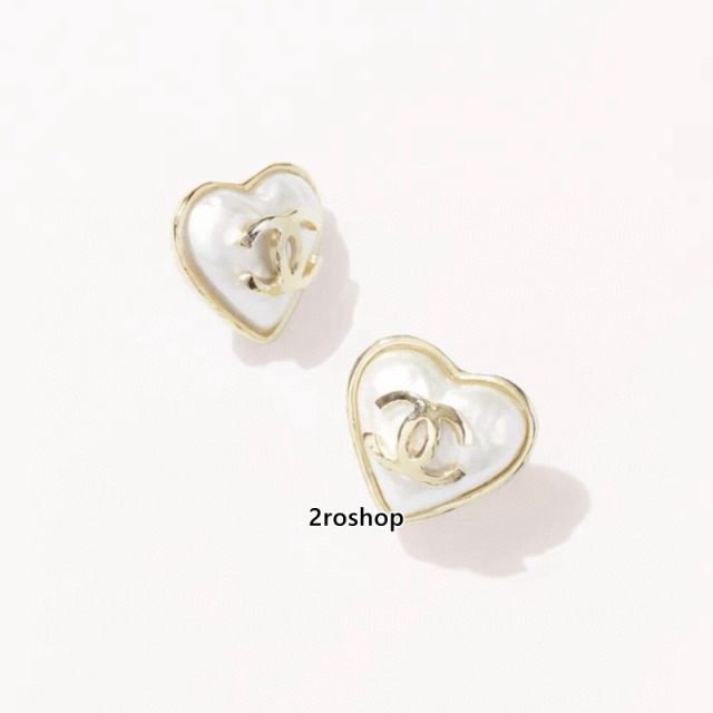 CHANEL 피어싱