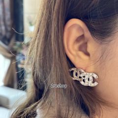 CHANEL 피어싱