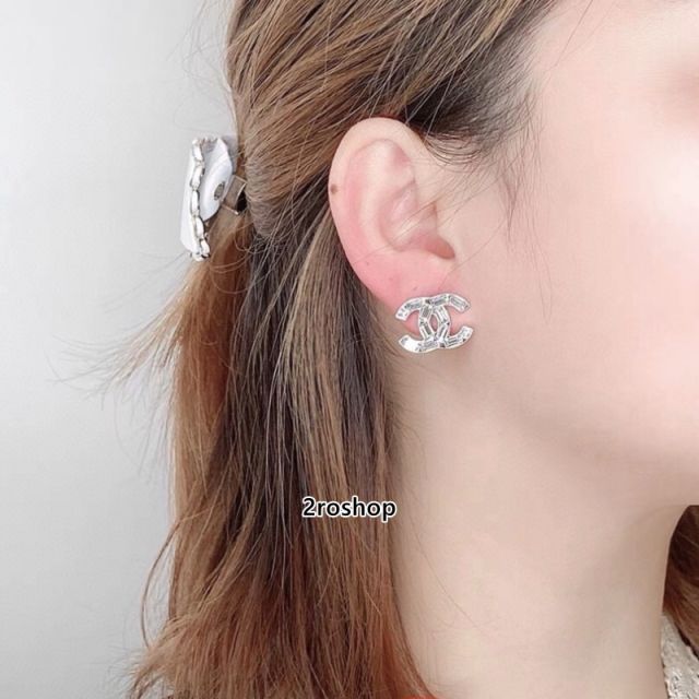CHANEL 피어싱