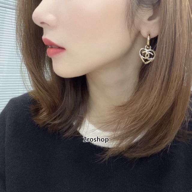 CHANEL 피어싱