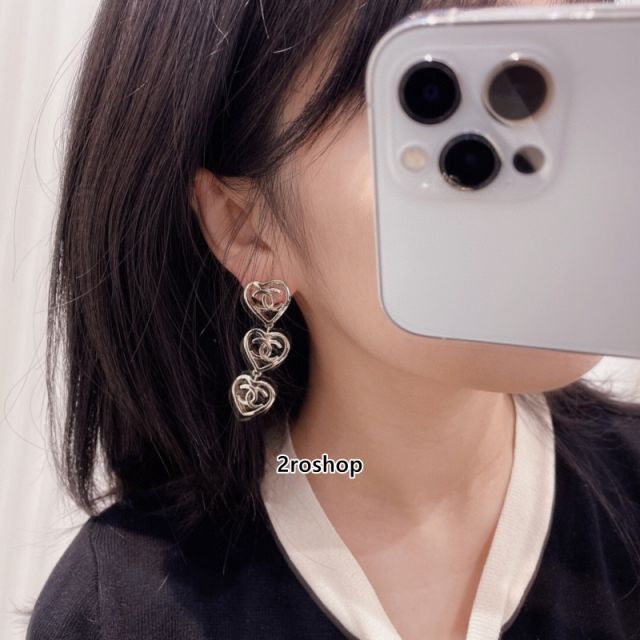 CHANEL 피어싱