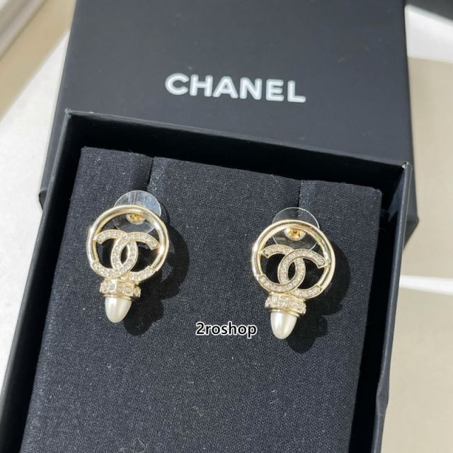 CHANEL 피어싱