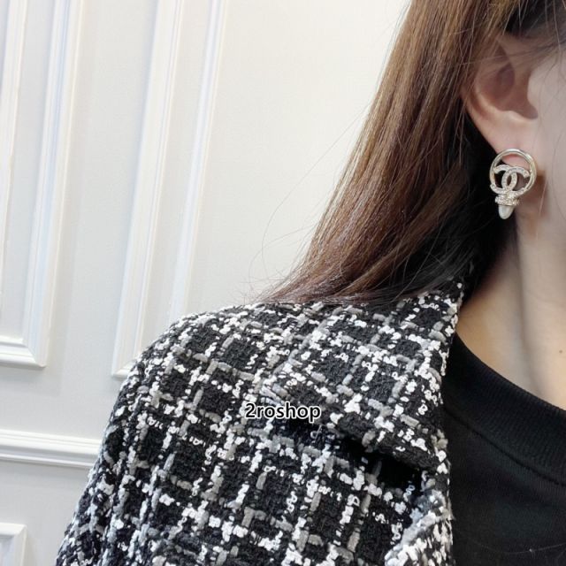 CHANEL 피어싱