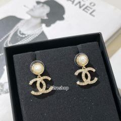 CHANEL 피어싱