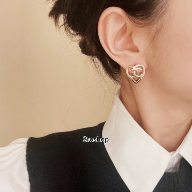 CHANEL 피어싱