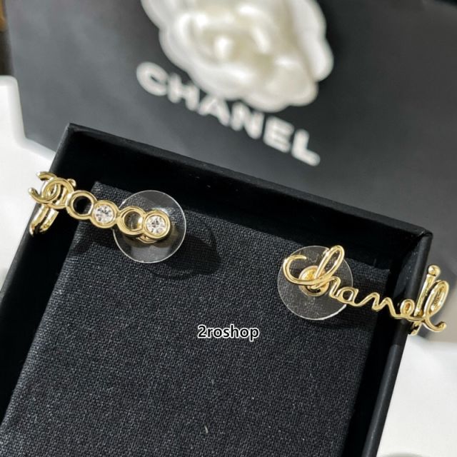 CHANEL 피어싱