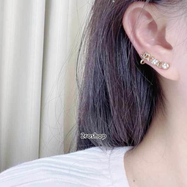 CHANEL 피어싱