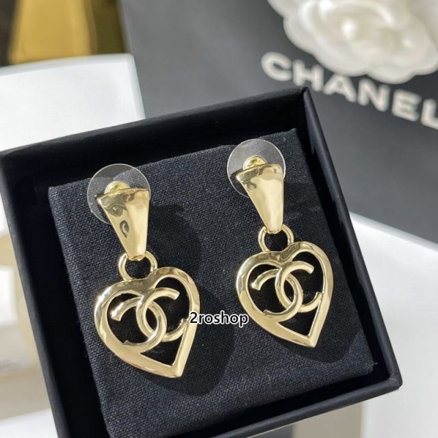 CHANEL 피어싱
