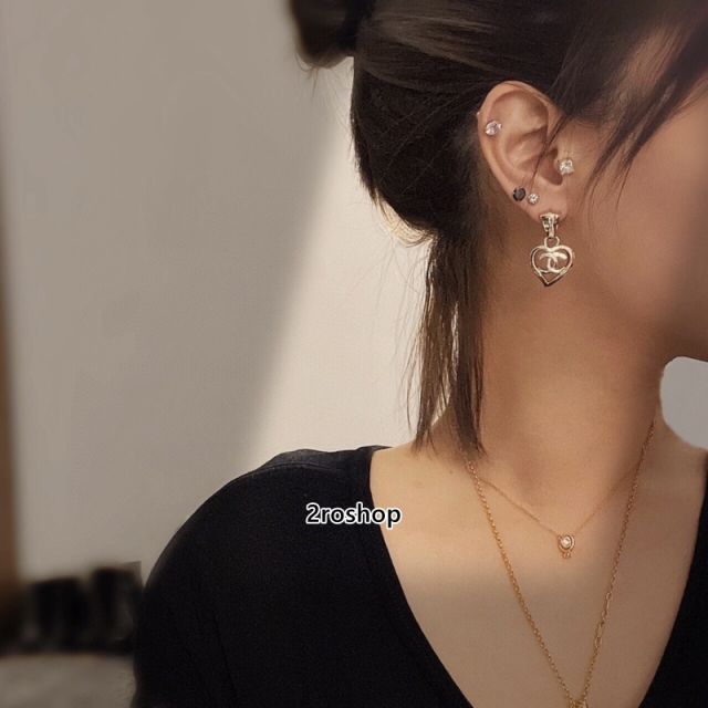 CHANEL 피어싱