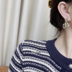 CHANEL 피어싱
