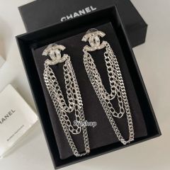 CHANEL 피어싱
