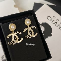 CHANEL 피어싱