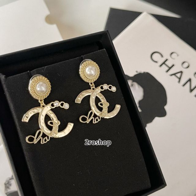 CHANEL 피어싱