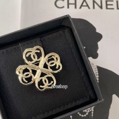 CHANEL 브로치