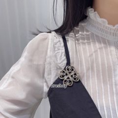 CHANEL 브로치