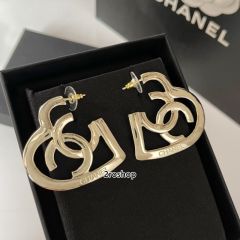 CHANEL 피어싱