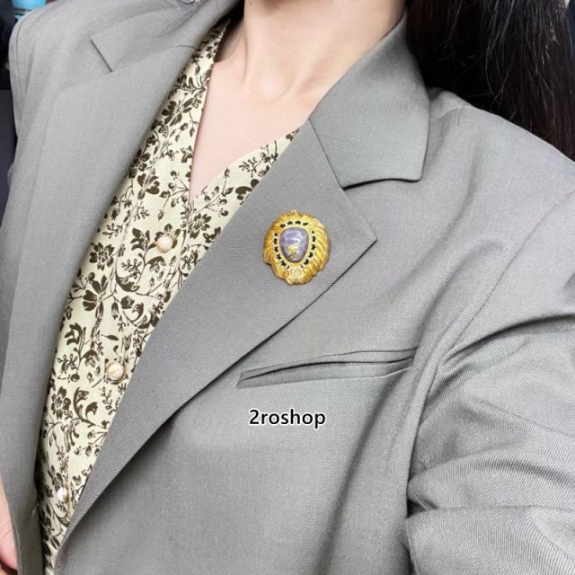 CHANEL 브로치