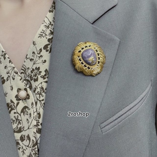 CHANEL 브로치