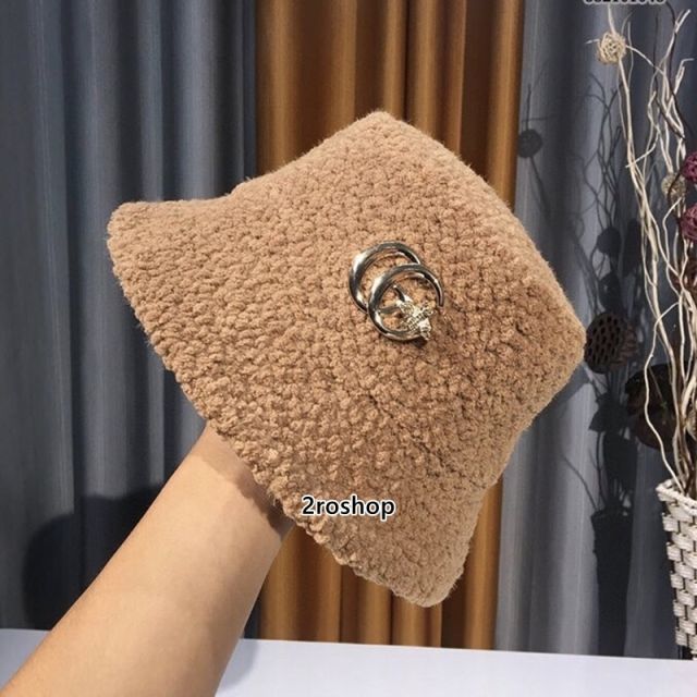 구찌모자아이보리