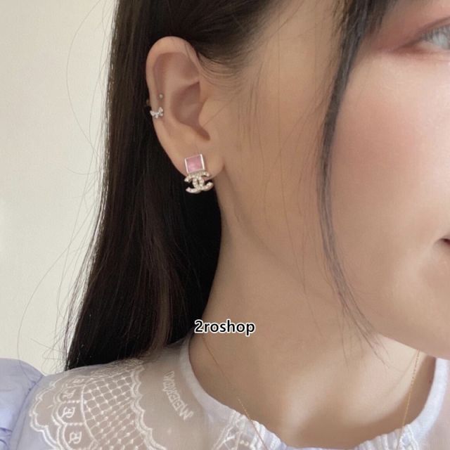 CHANEL 피어싱