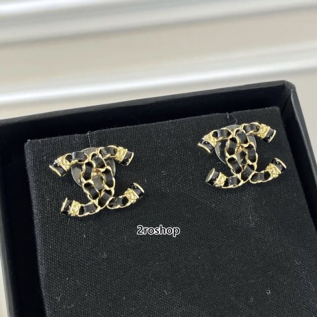 CHANEL 피어싱