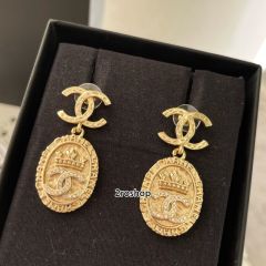 CHANEL 피어싱