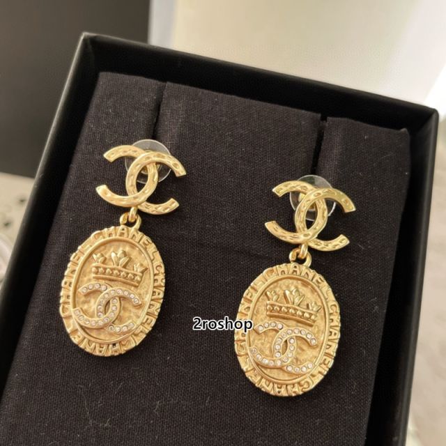 CHANEL 피어싱