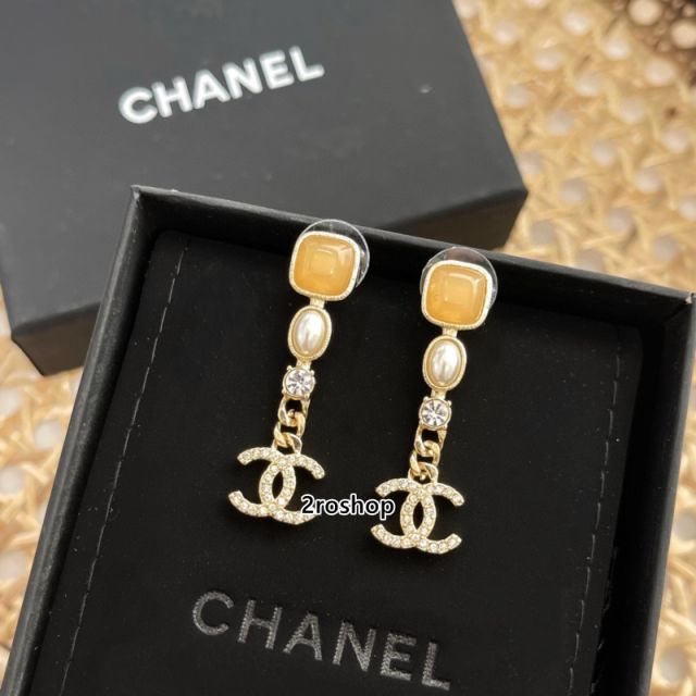 CHANEL 피어싱