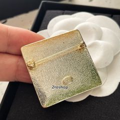CHANEL 브로치