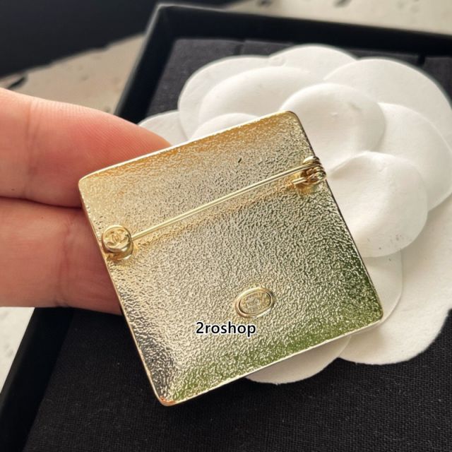 CHANEL 브로치