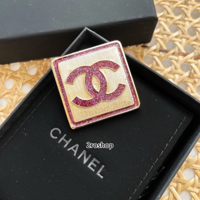CHANEL 브로치