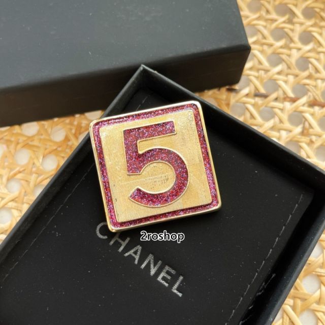 CHANEL 브로치